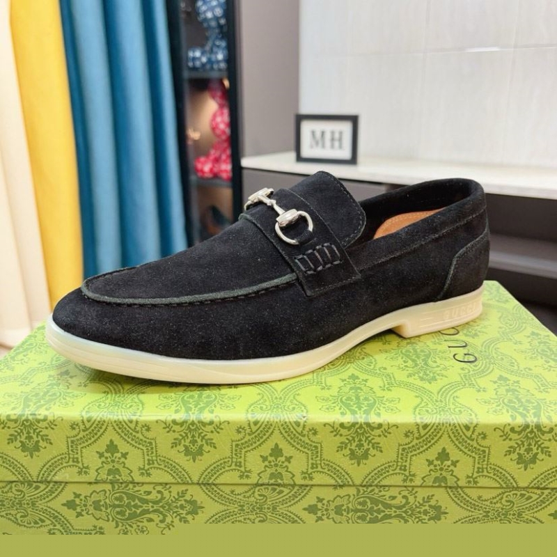 G*u*i leather shoes